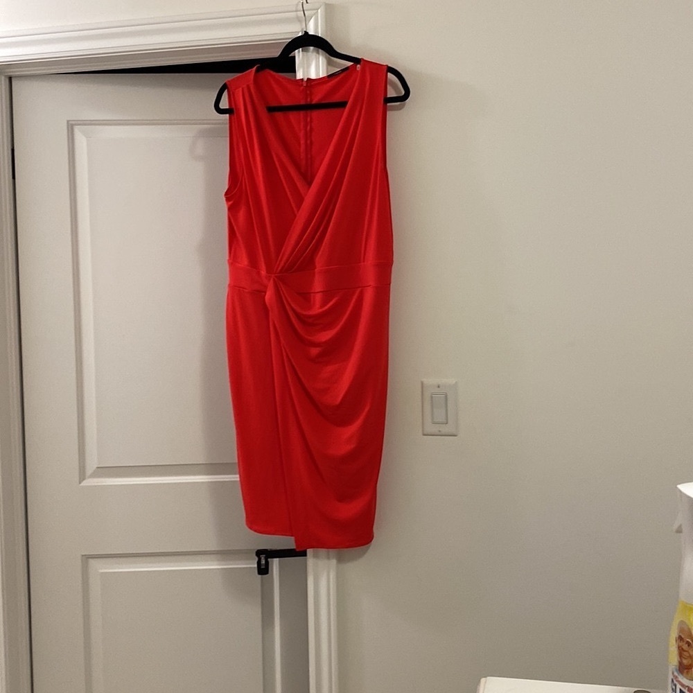 Tahari dress Nwot ~ bought for event never wore.